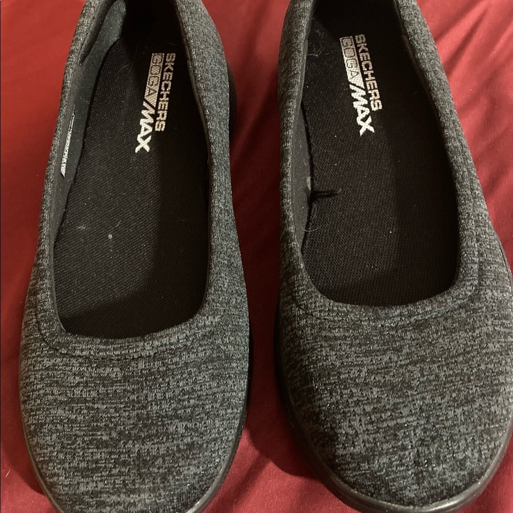 Skechers Goga Max heather gray flats
